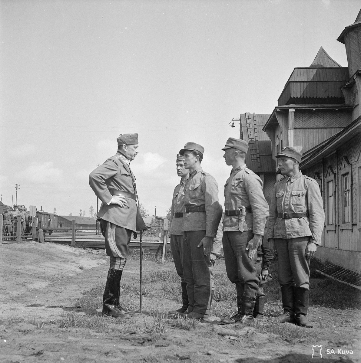 20. kesäkuuta 1942. Mannerheim Karhumäessä