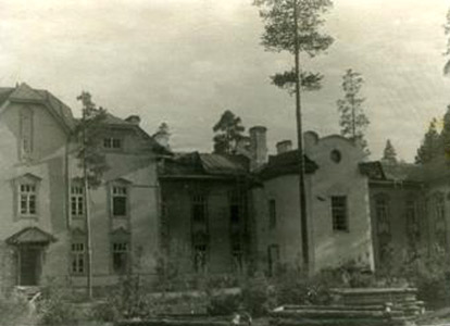 Heinäkuu 1944. Karhumäki. Parantola